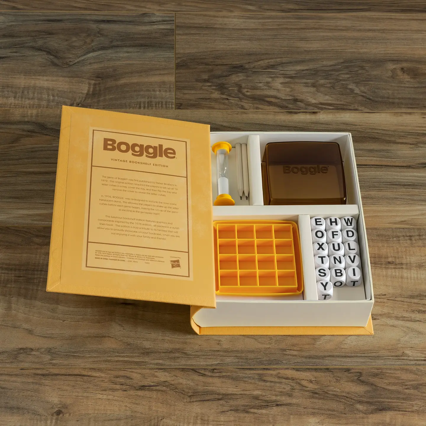 Boggle Vintage Bookshelf Edition