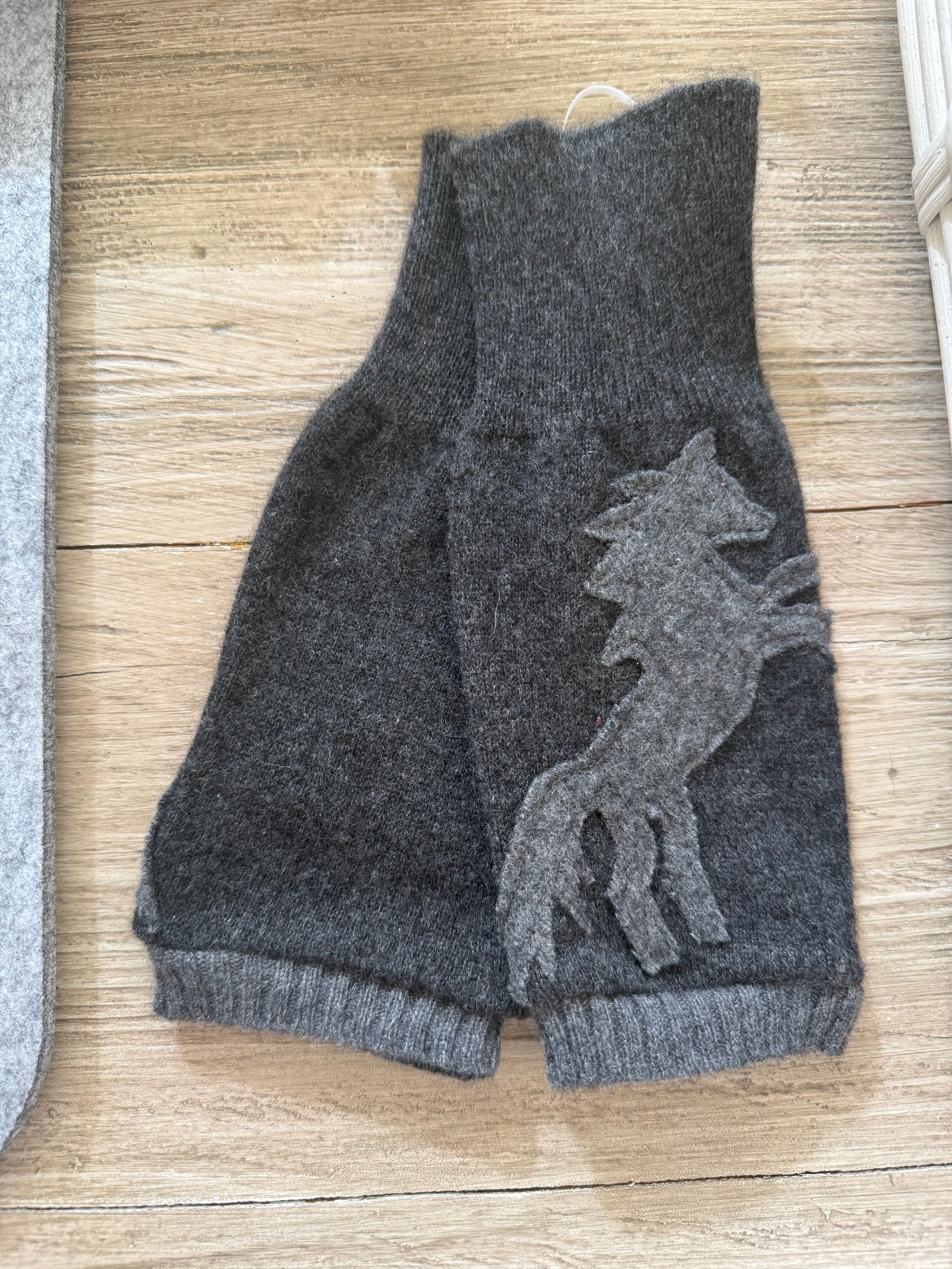 Charcoal Horse Gloves