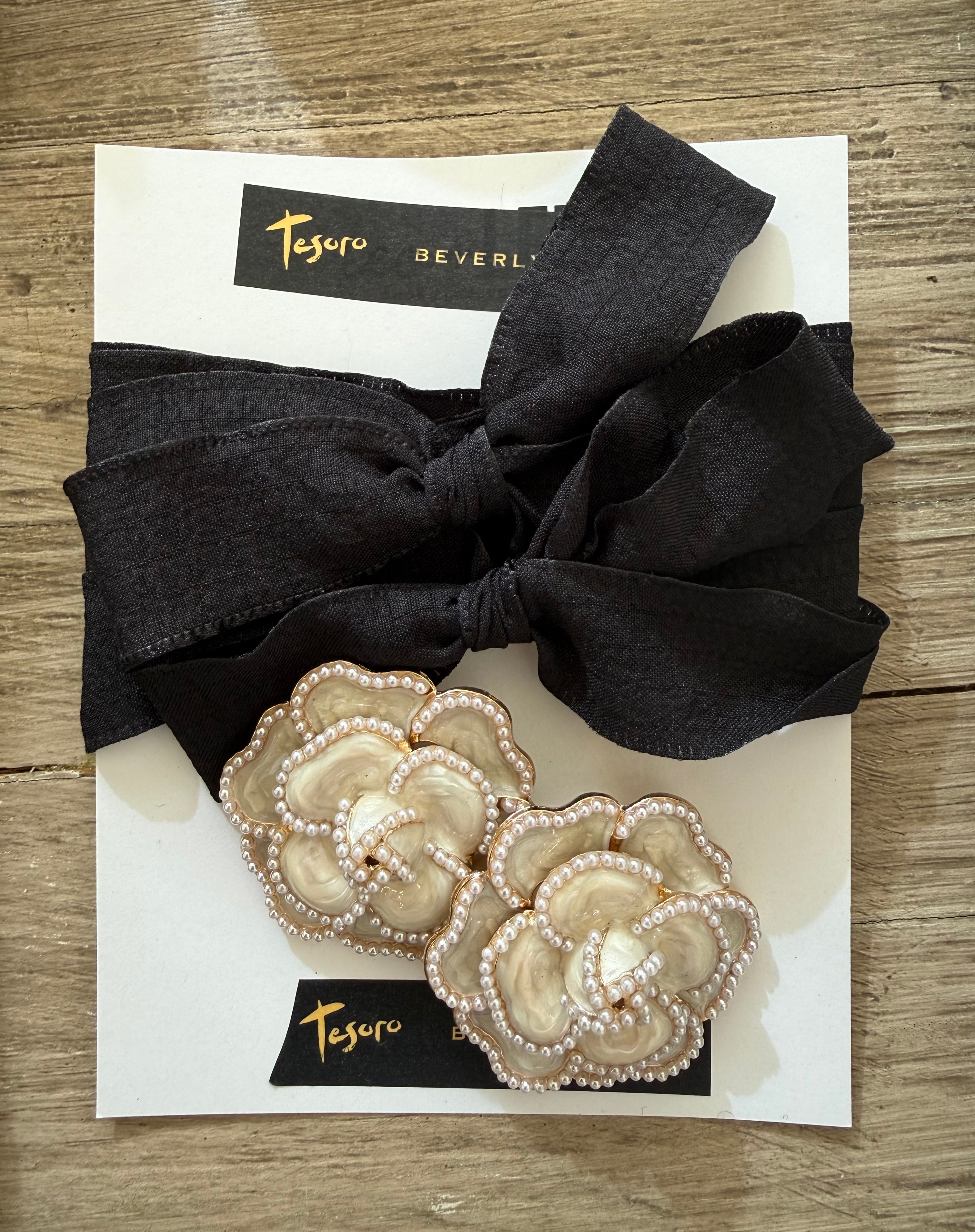 Black Silk Sneaker Gold Charm Sets-2 Camelias