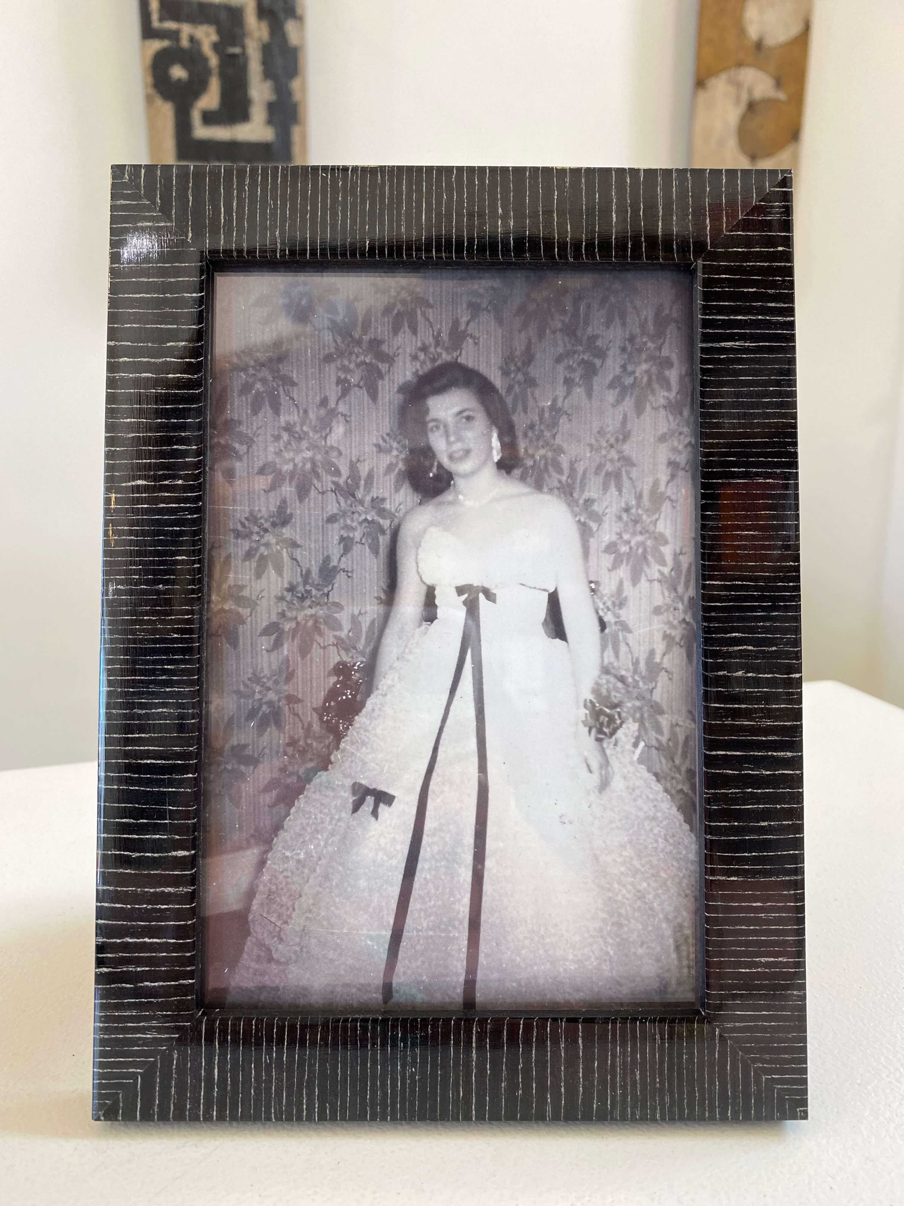 5x7 Glossy Black Stripe Wood Frame