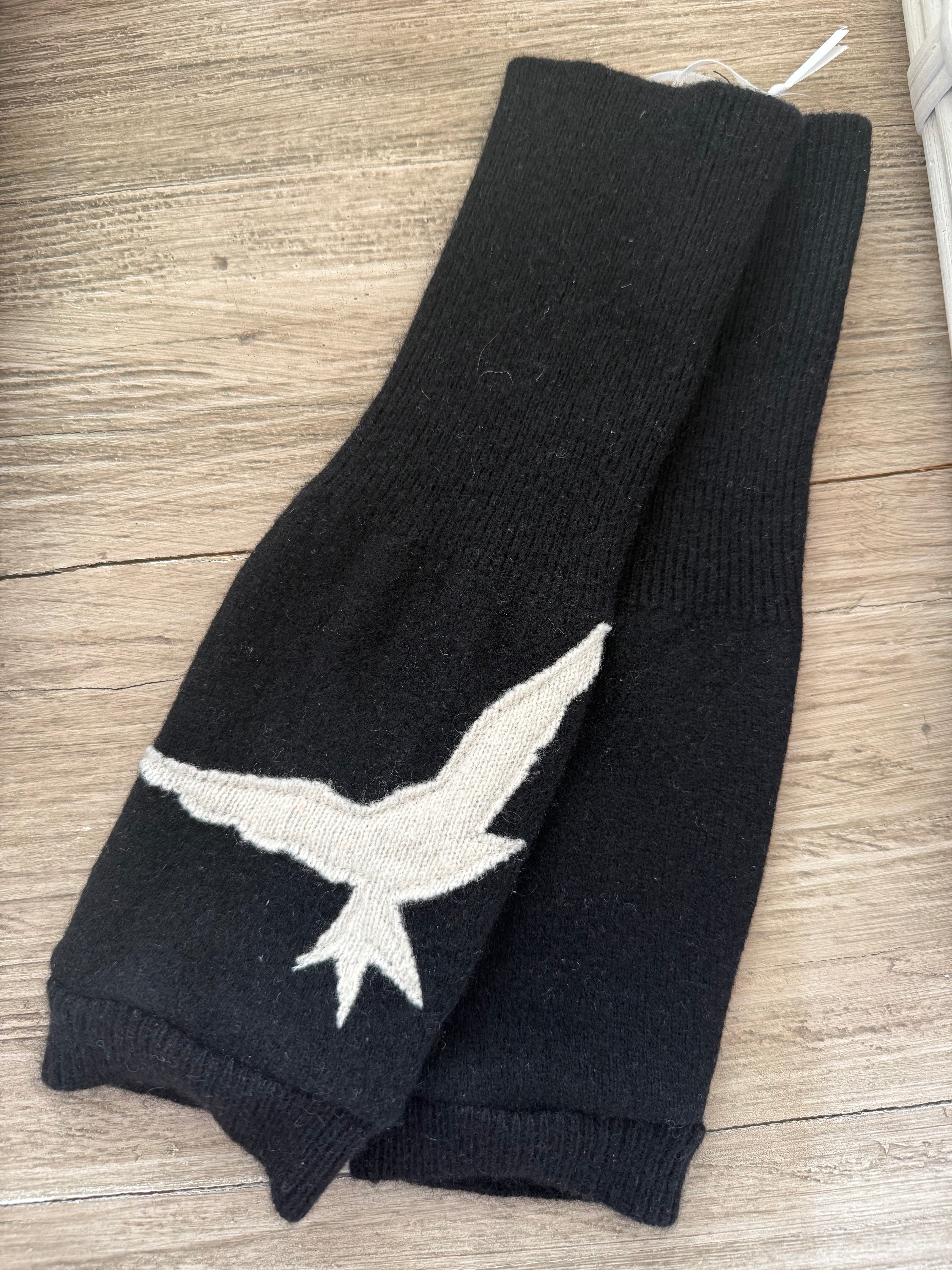 Black Bird Gloves