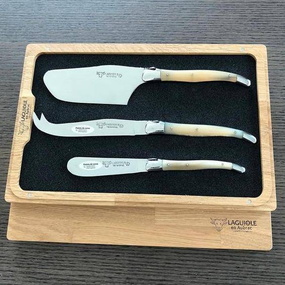 Flamed Solid Horn Cheese Set